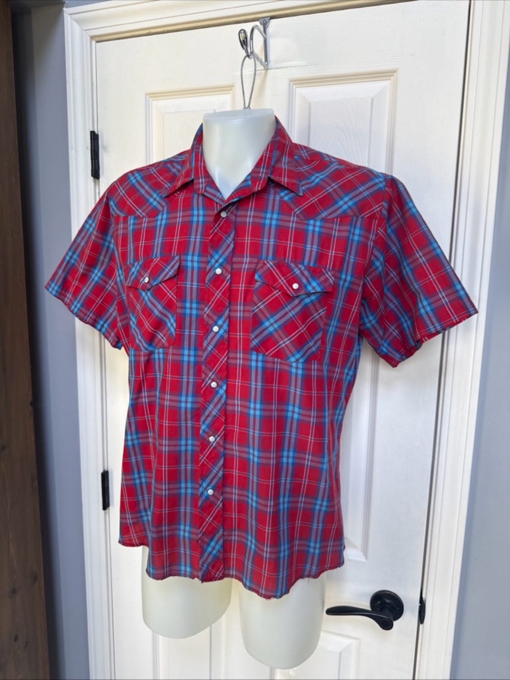 Vintage WRANGLER Western Shirt Men XL Red Blue Plaid Pearl Snap Short Sleeve